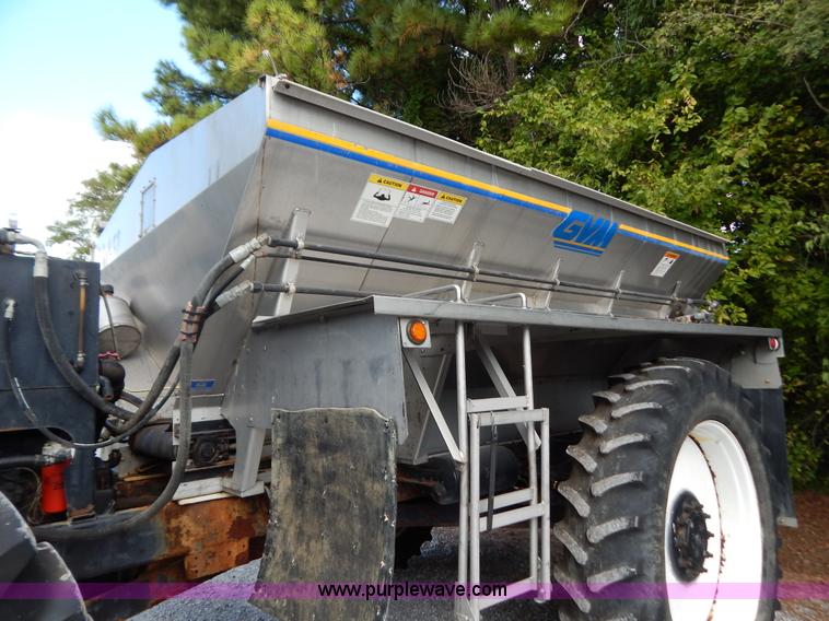 image for item B5886 2004 GVM Prowler 1149T dry fertilizer applicator