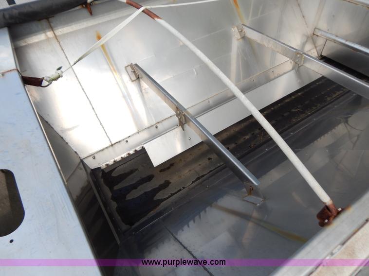 image for item B5886 2004 GVM Prowler 1149T dry fertilizer applicator