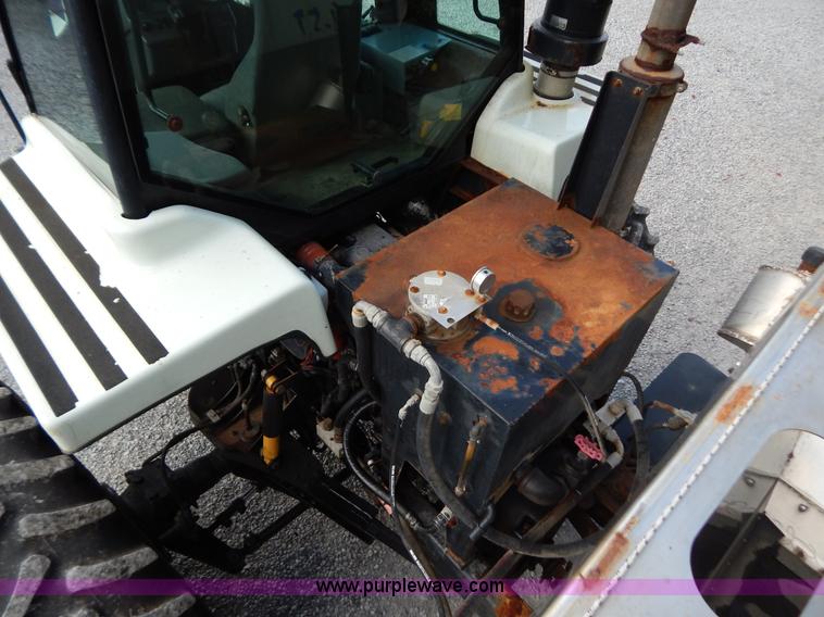 image for item B5886 2004 GVM Prowler 1149T dry fertilizer applicator