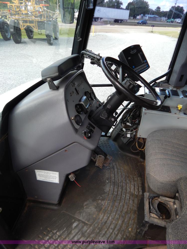 image for item B5886 2004 GVM Prowler 1149T dry fertilizer applicator