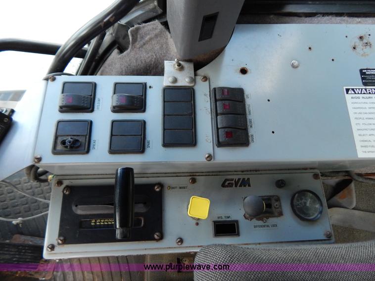 image for item B5886 2004 GVM Prowler 1149T dry fertilizer applicator