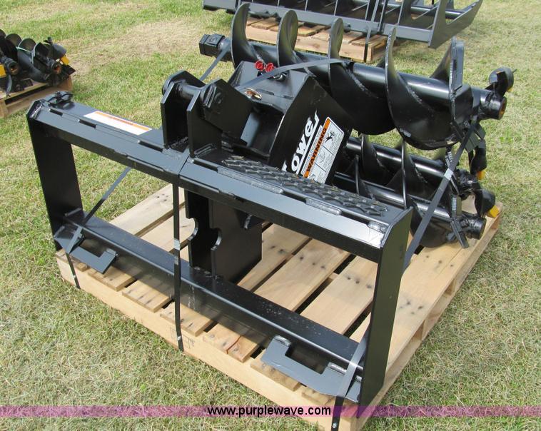 image for item C1458 Lowe 750CH hydraulic auger attachment
