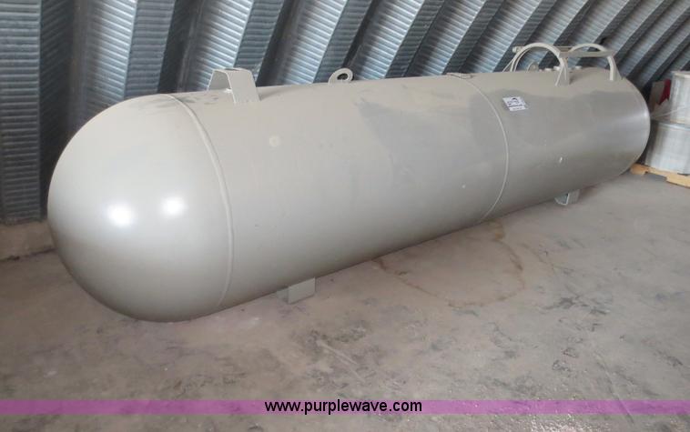 image for item F6676 1,000 gallon capsule tank