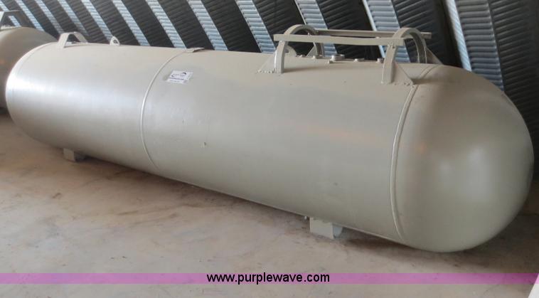 image for item F6676 1,000 gallon capsule tank