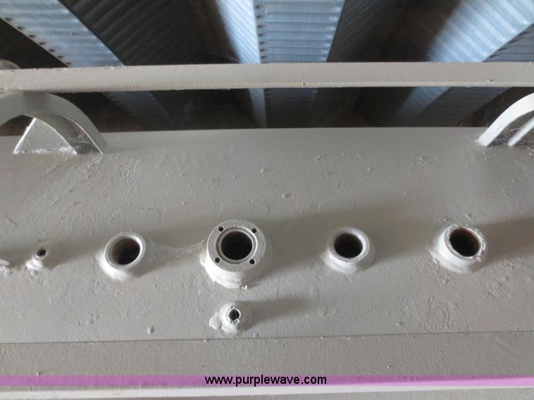 image for item F6676 1,000 gallon capsule tank