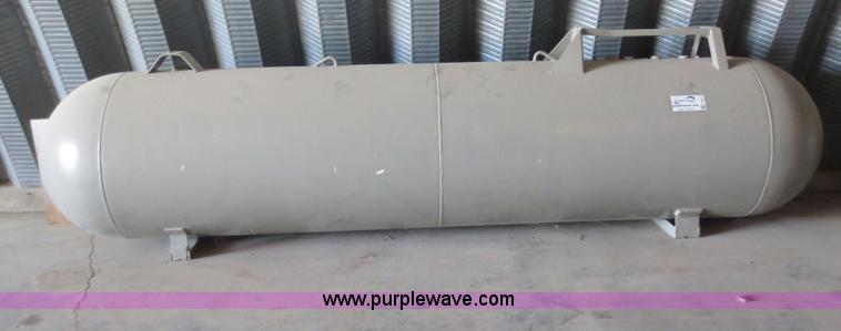 image for item F6677 1,000 gallon capsule tank