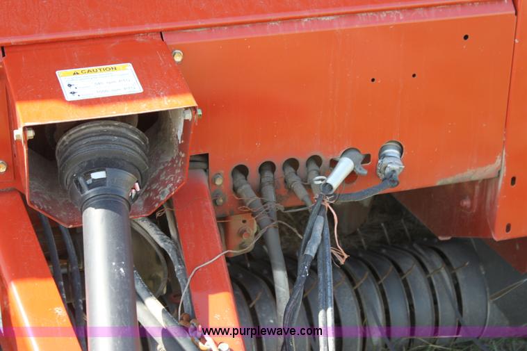 image for item G4222 2007 AGCO Hesston 5556 round baler