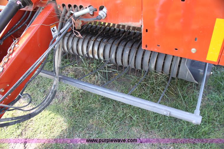 image for item G4222 2007 AGCO Hesston 5556 round baler