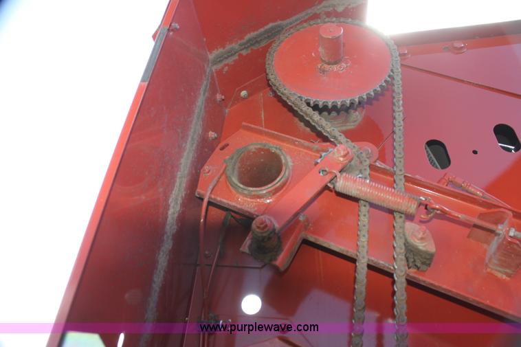 image for item G4222 2007 AGCO Hesston 5556 round baler