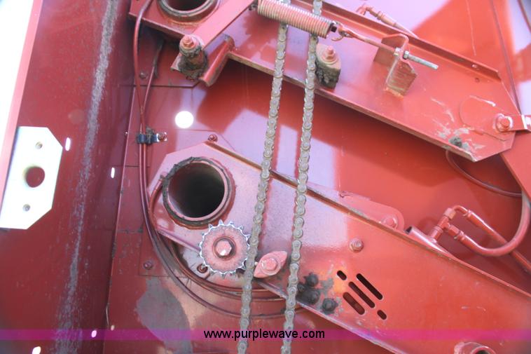 image for item G4222 2007 AGCO Hesston 5556 round baler