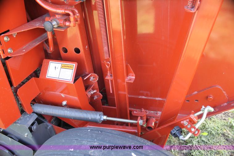 image for item G4222 2007 AGCO Hesston 5556 round baler