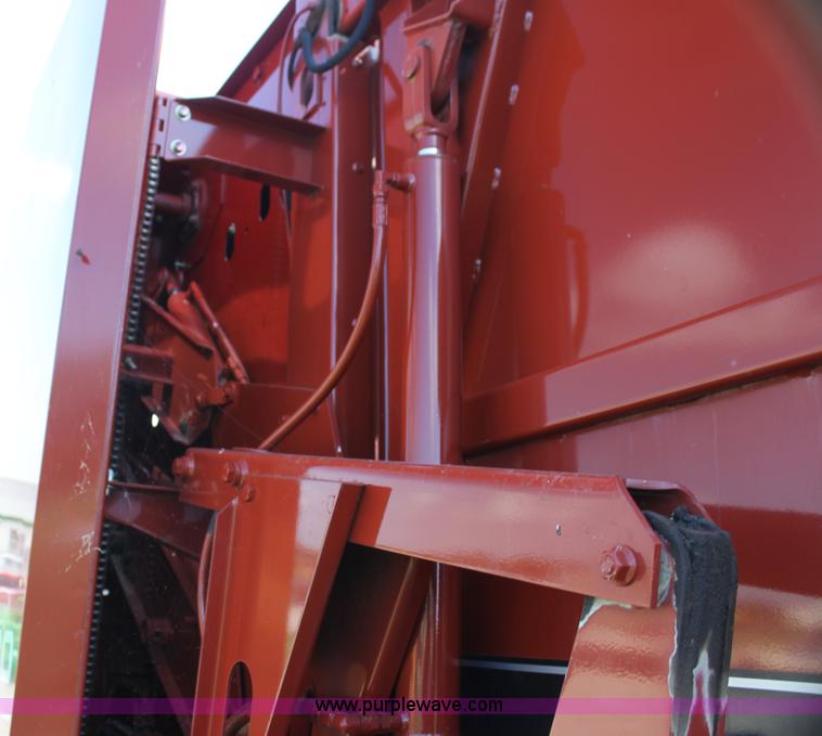 image for item G4222 2007 AGCO Hesston 5556 round baler