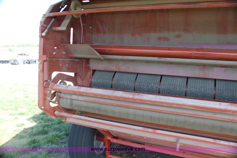 image for item G4222 2007 AGCO Hesston 5556 round baler