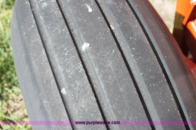 image for item G4222 2007 AGCO Hesston 5556 round baler