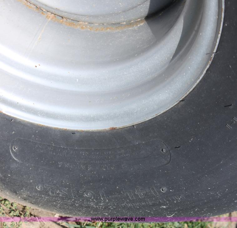 image for item G4222 2007 AGCO Hesston 5556 round baler