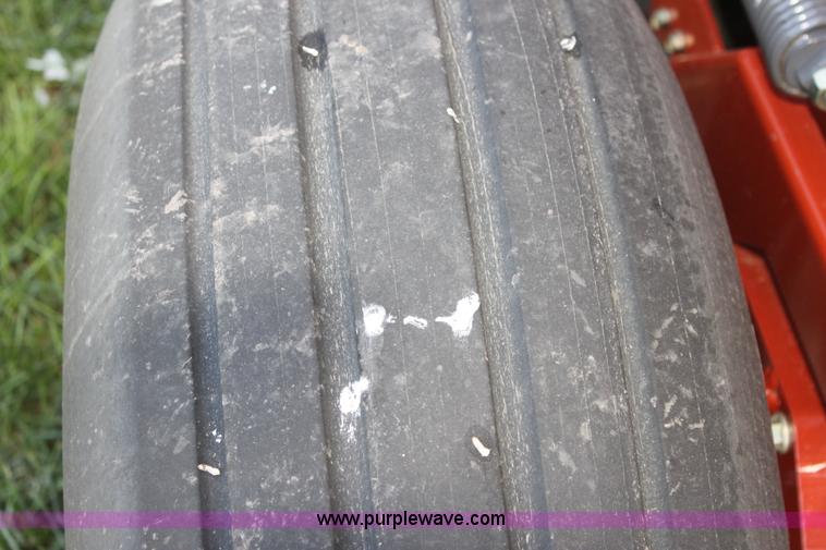 image for item G4222 2007 AGCO Hesston 5556 round baler