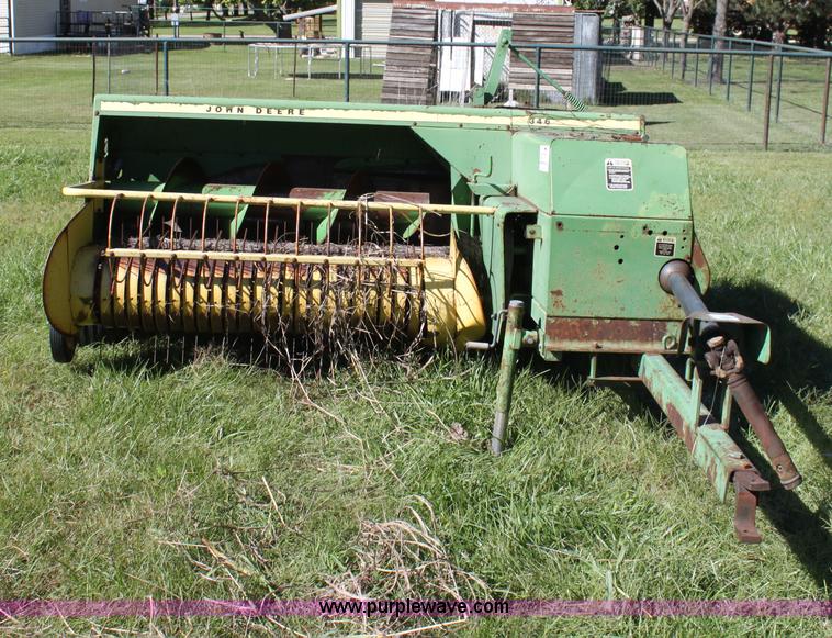 image for item G4237 1979 John Deere 346 square baler