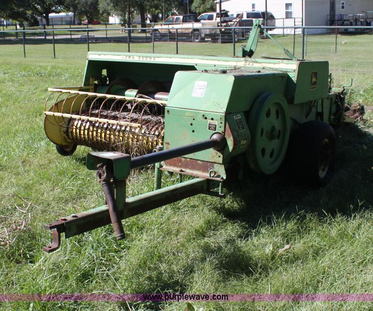 image for item G4237 1979 John Deere 346 square baler