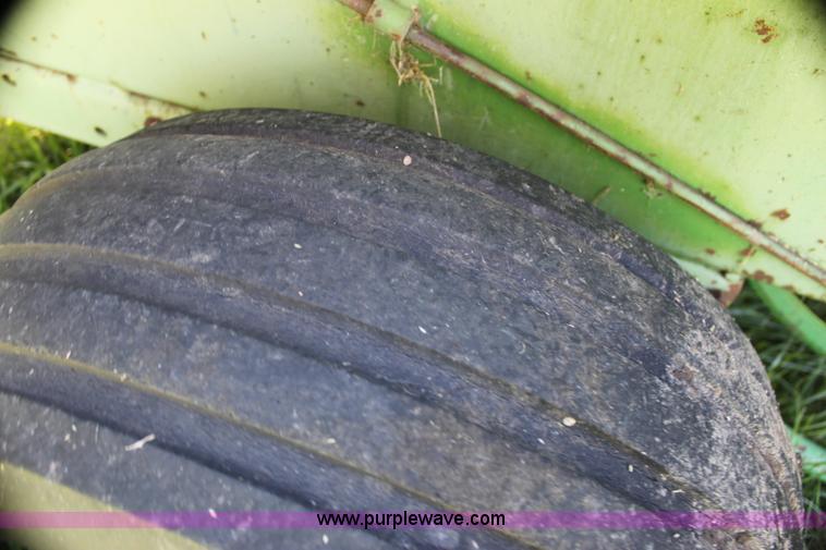 image for item G4237 1979 John Deere 346 square baler