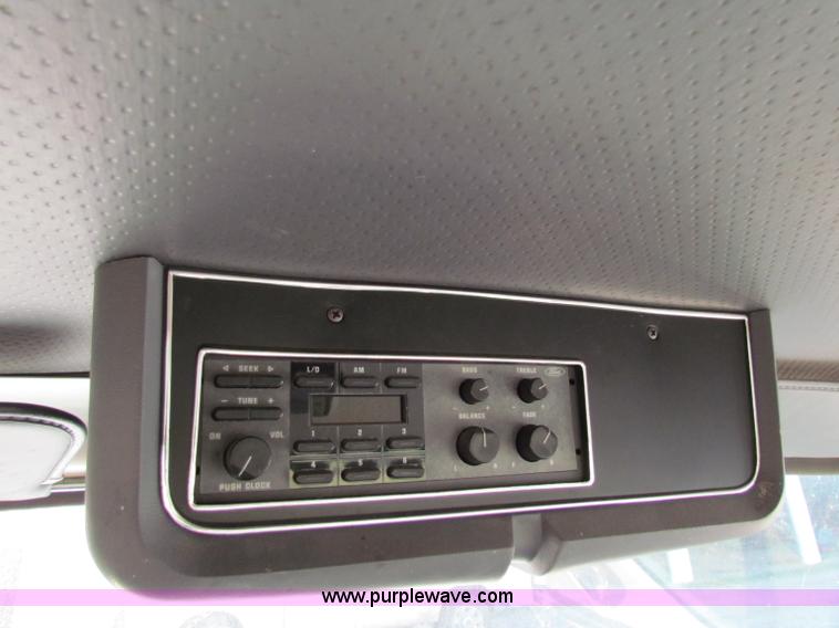 image for item G4245 1989 Ford LN7000 semi truck