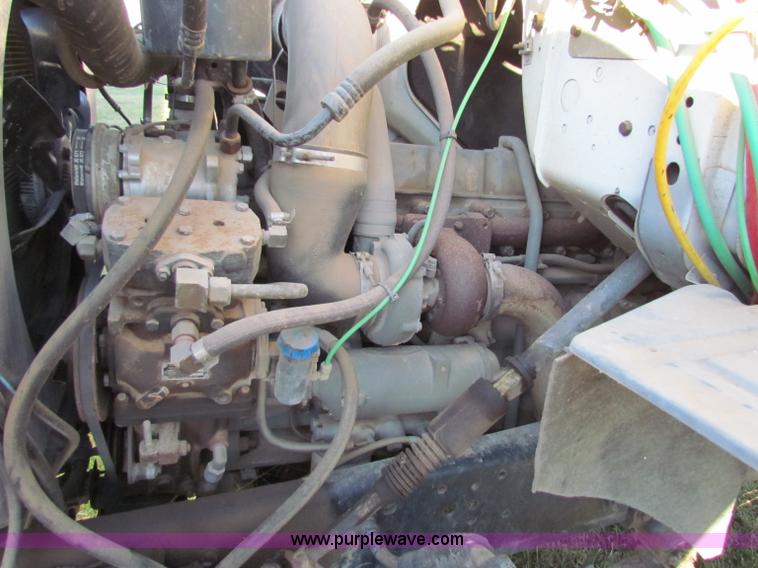 image for item G4245 1989 Ford LN7000 semi truck