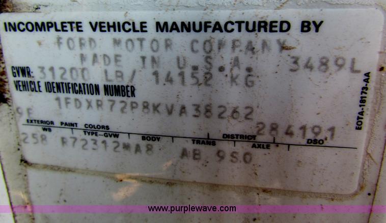 image for item G4245 1989 Ford LN7000 semi truck