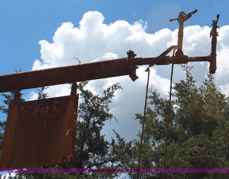 image for item G5135 T & L irrigation pivot