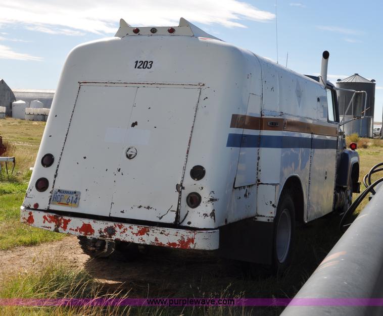 image for item G6172 1976 Ford 7000 fuel truck