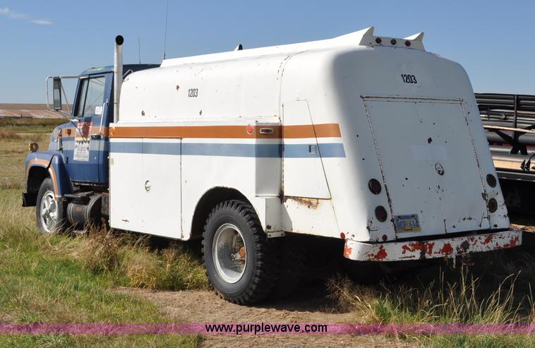 image for item G6172 1976 Ford 7000 fuel truck