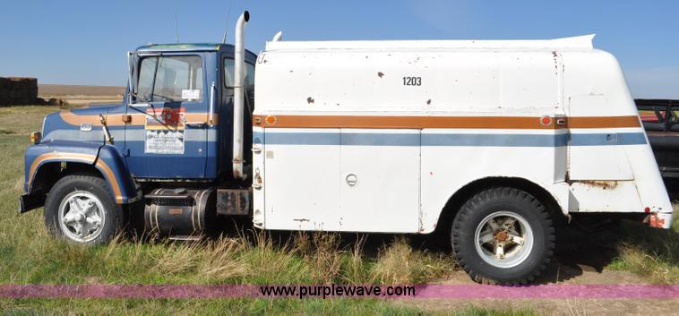 image for item G6172 1976 Ford 7000 fuel truck