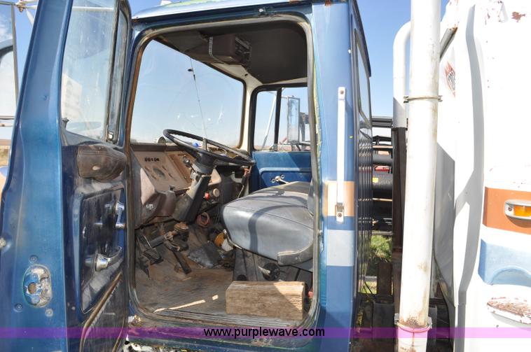 image for item G6172 1976 Ford 7000 fuel truck