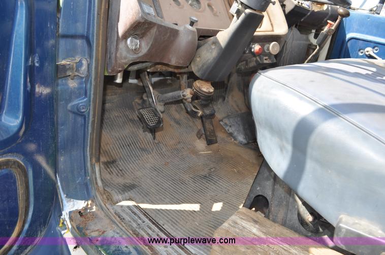 image for item G6172 1976 Ford 7000 fuel truck