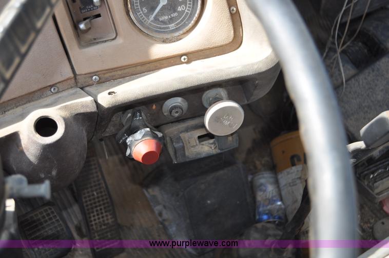 image for item G6172 1976 Ford 7000 fuel truck