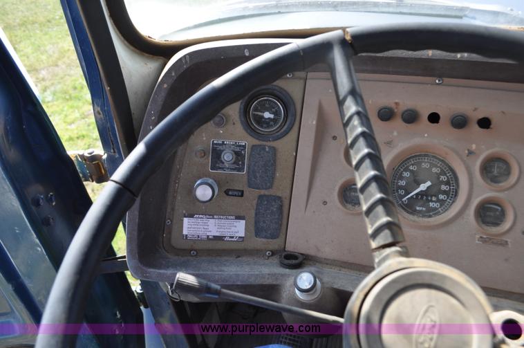 image for item G6172 1976 Ford 7000 fuel truck