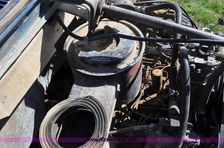 image for item G6172 1976 Ford 7000 fuel truck