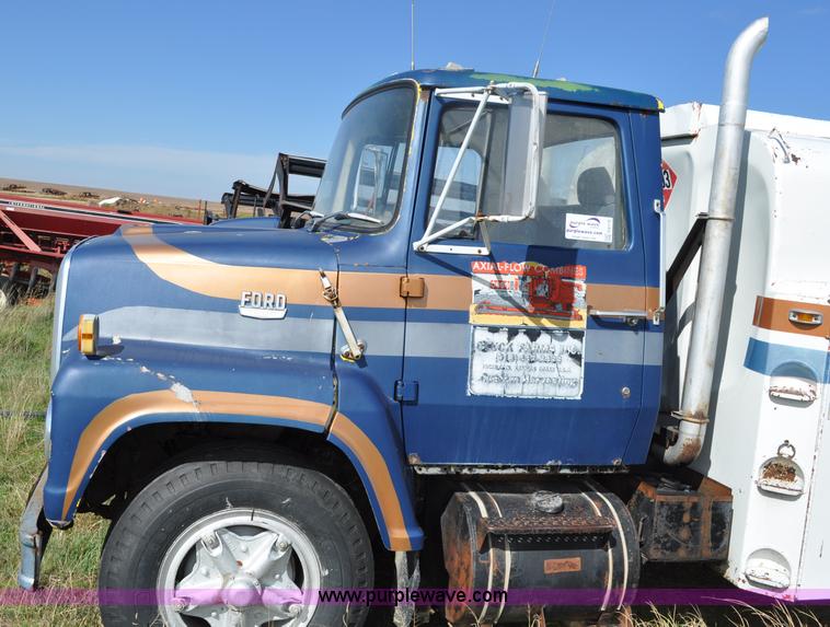 image for item G6172 1976 Ford 7000 fuel truck