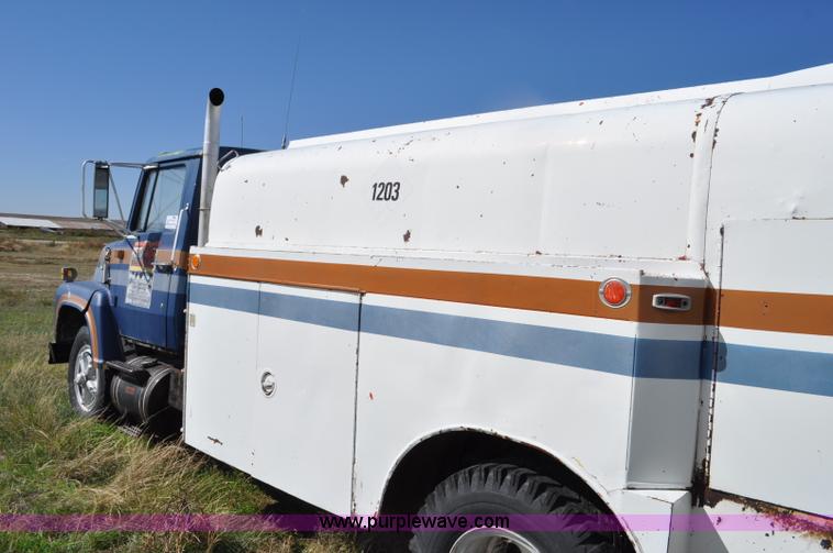 image for item G6172 1976 Ford 7000 fuel truck