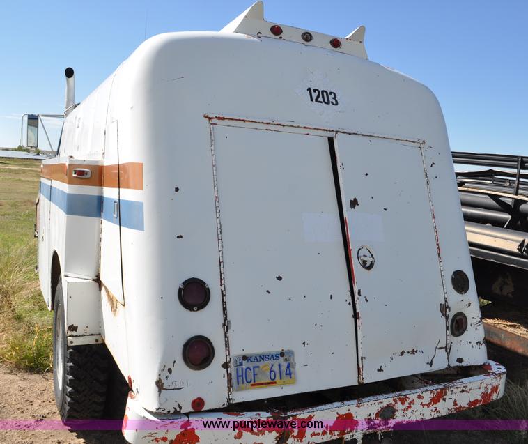 image for item G6172 1976 Ford 7000 fuel truck