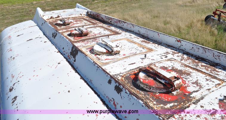 image for item G6172 1976 Ford 7000 fuel truck