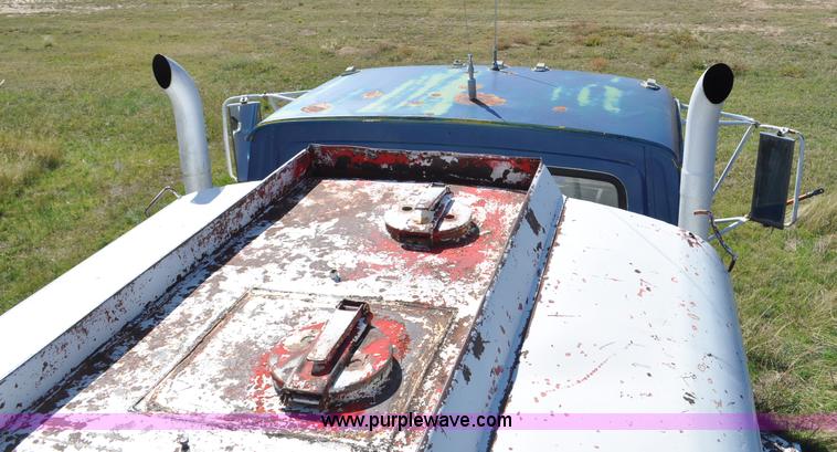 image for item G6172 1976 Ford 7000 fuel truck