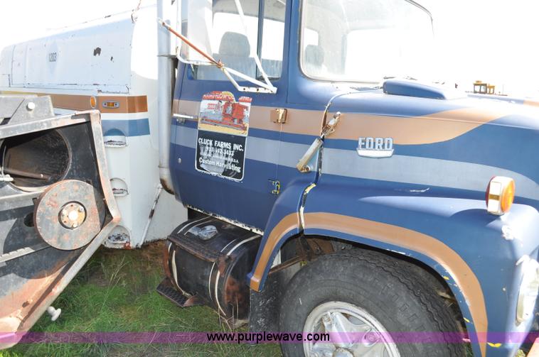 image for item G6172 1976 Ford 7000 fuel truck