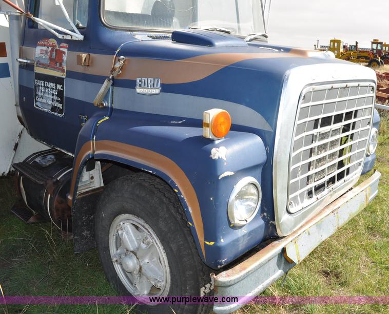 image for item G6172 1976 Ford 7000 fuel truck