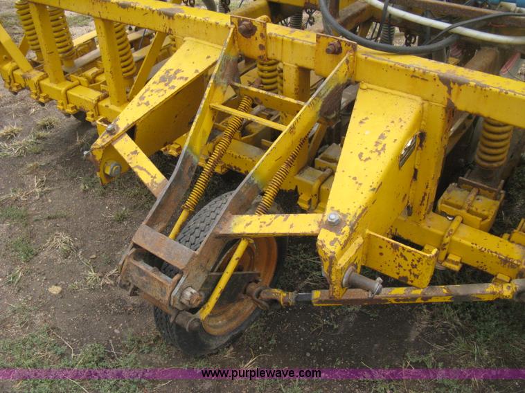 image for item H6257 HayBuster 1068 no-till drill