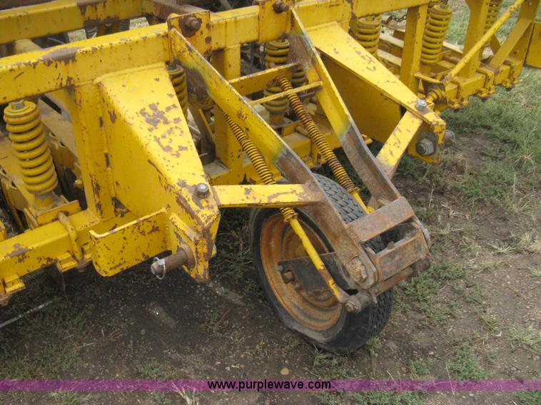 image for item H6257 HayBuster 1068 no-till drill