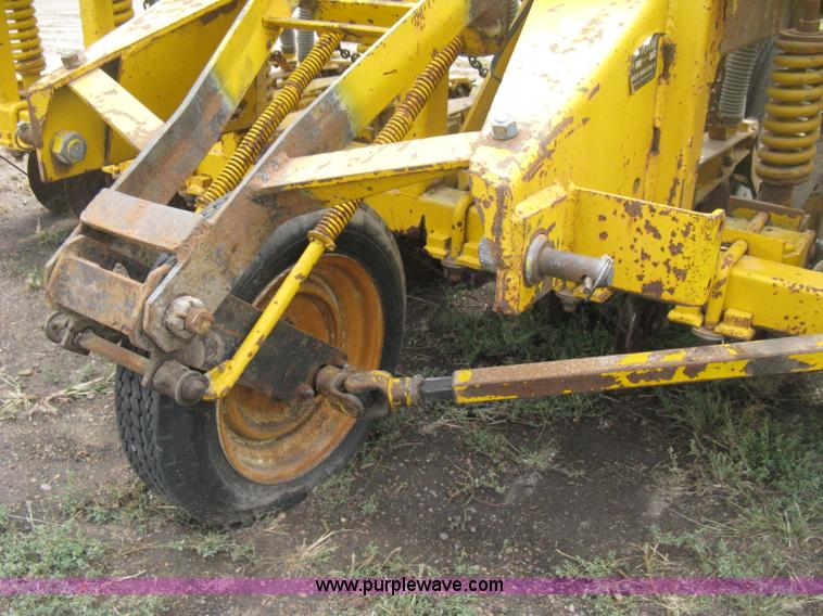 image for item H6257 HayBuster 1068 no-till drill