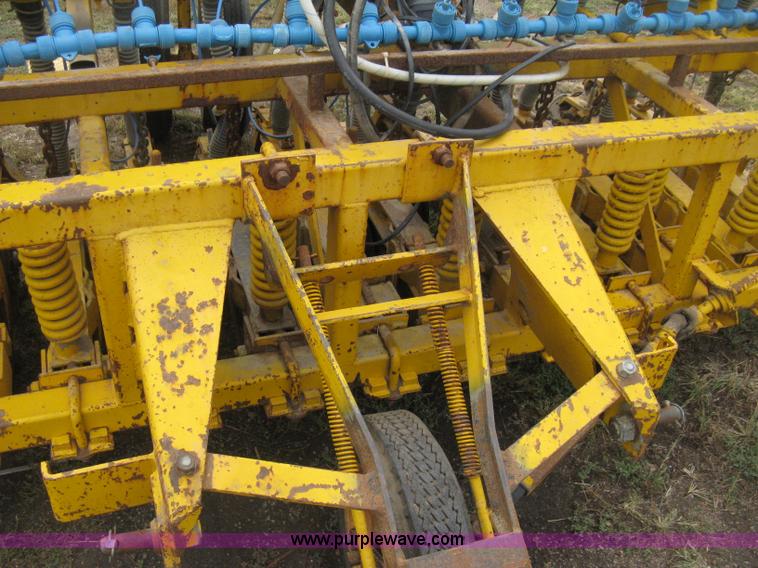 image for item H6257 HayBuster 1068 no-till drill