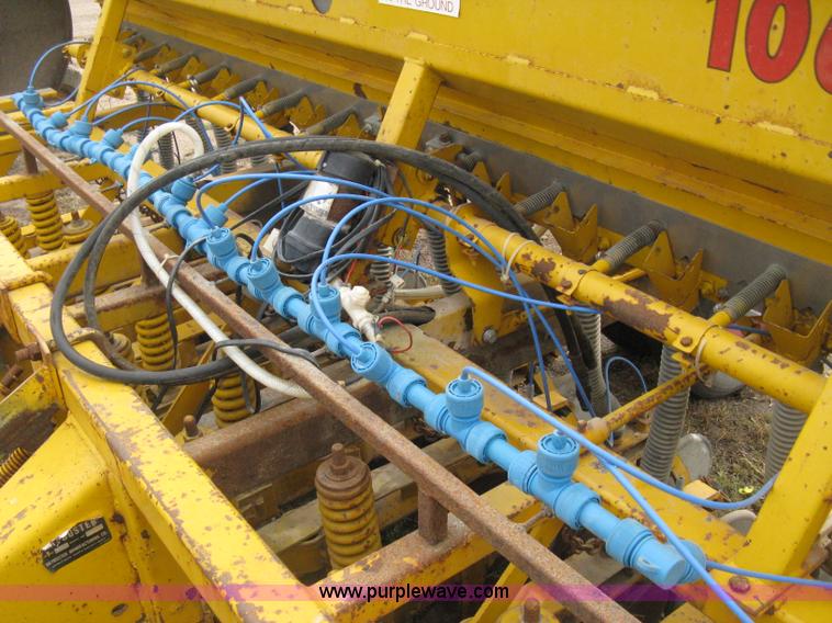 image for item H6257 HayBuster 1068 no-till drill