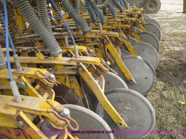 image for item H6257 HayBuster 1068 no-till drill