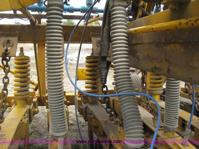 image for item H6257 HayBuster 1068 no-till drill