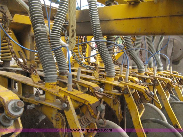 image for item H6257 HayBuster 1068 no-till drill